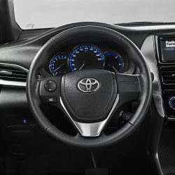 yarishb18-volante Yaris HB 2018 volante